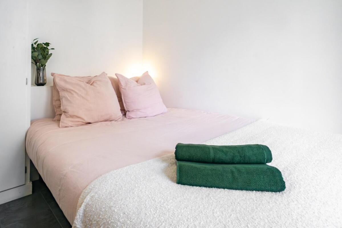 4 Guests Place Des Victoires * Parijs